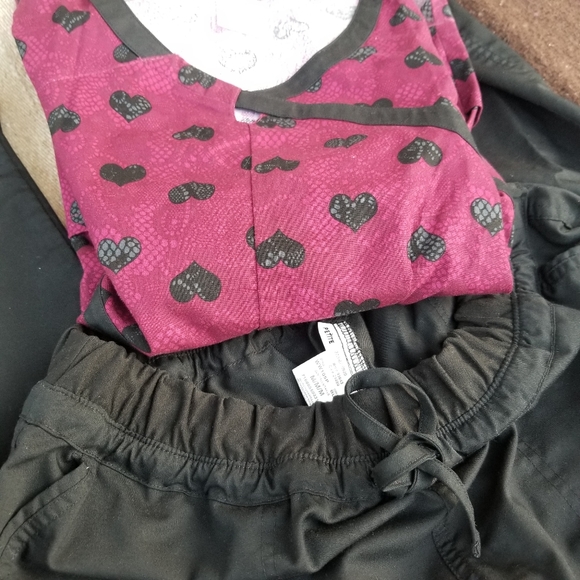 Scrubs Set - Picture 12 of 13